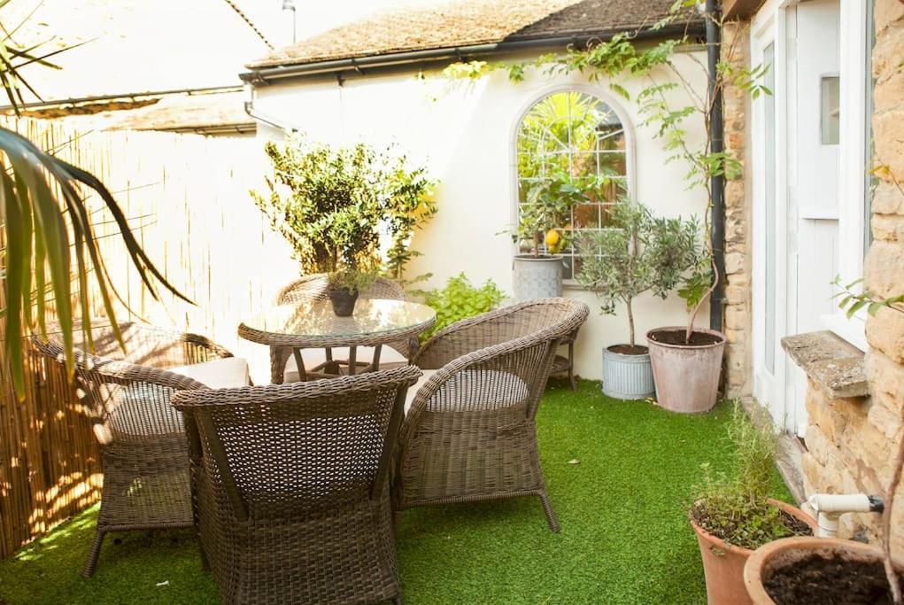 Spring * Chipping Norton